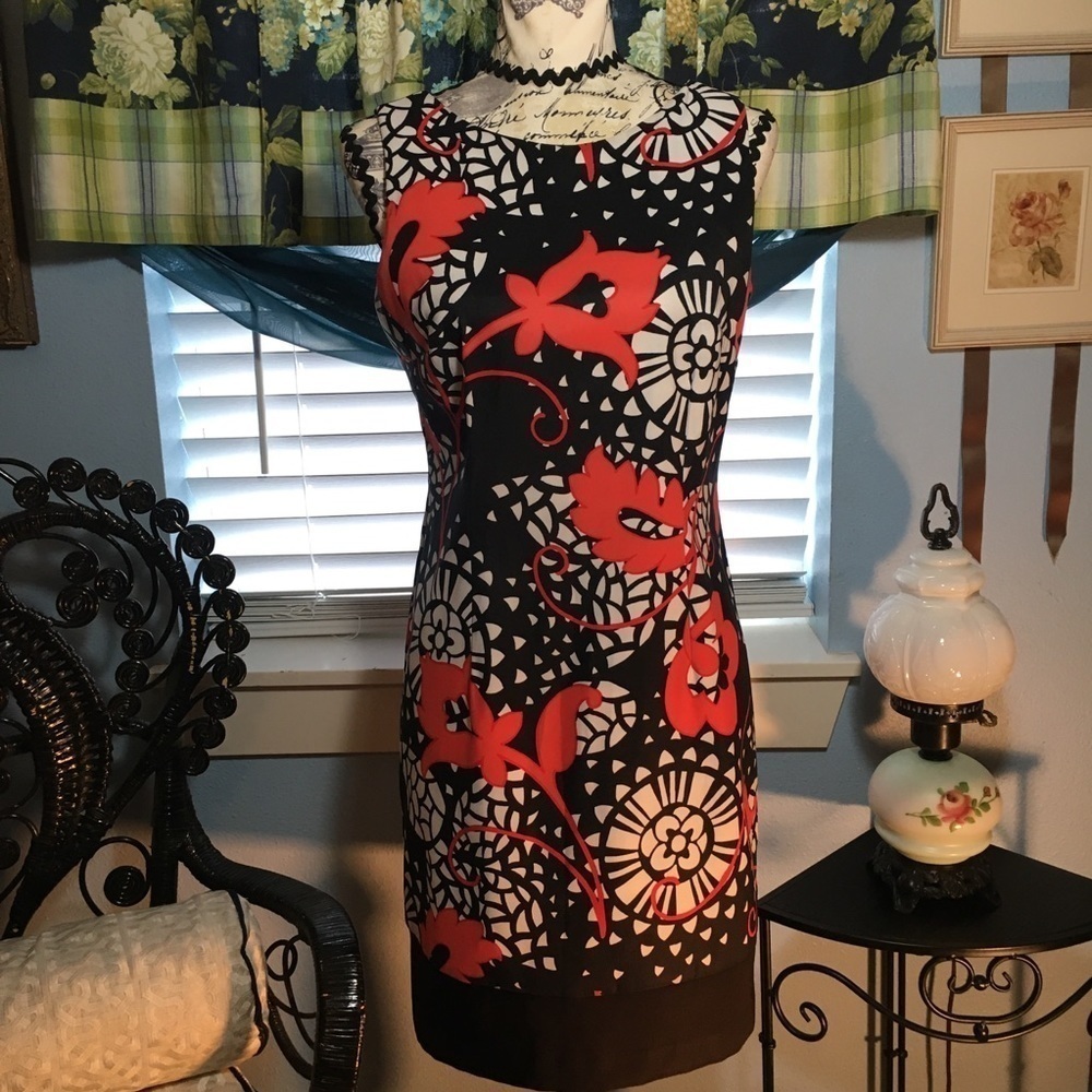 ALYX petite sleeveless square neckline bright Art Deco like patterned dress